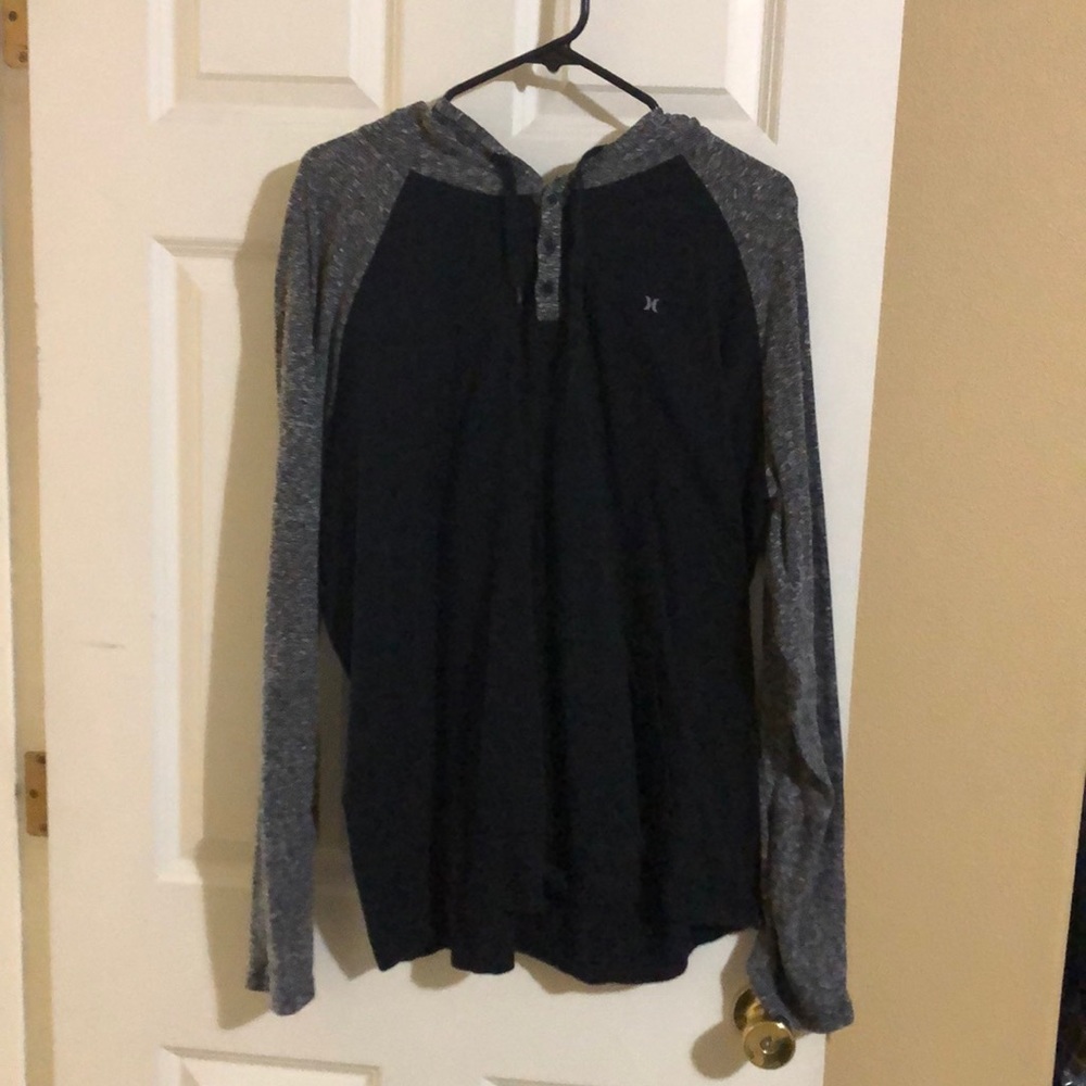 Hurley hooded long sleeve w/ pocket
